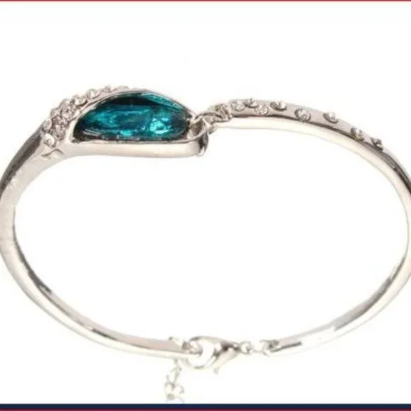 Ladies Charming Blue Rhinestone Silver Hand Chain - Picture 3 of 5